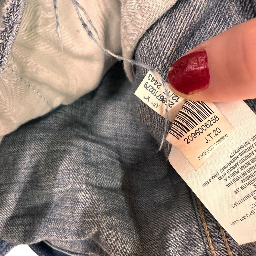 American Eagle Distressed Crochet Accent Button Up Jean Jacket Size Medium - Picture 11 of 12